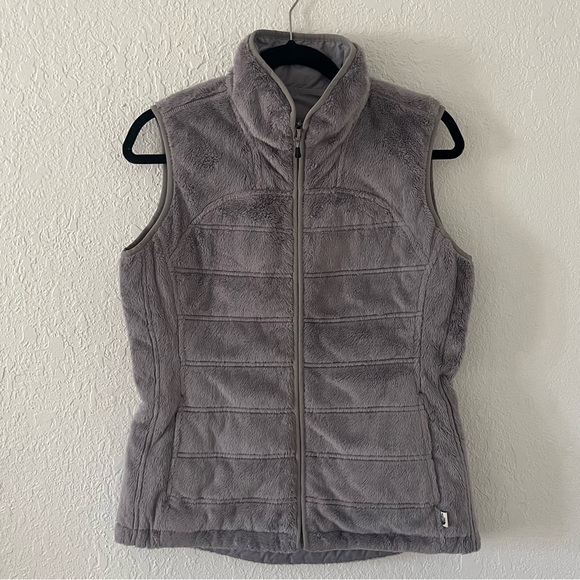 The North Face Women’s Reversible Vest Faux Fur - Gray - Picture 5 of 7